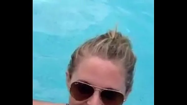 HD Blowjob In Public Pool By Blonde, Recorded On Mobile Phone Filem tenaga