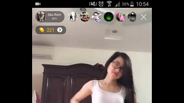 HD After two minutes, I bent down again to show my breasts once on bigo live 에너지 영화