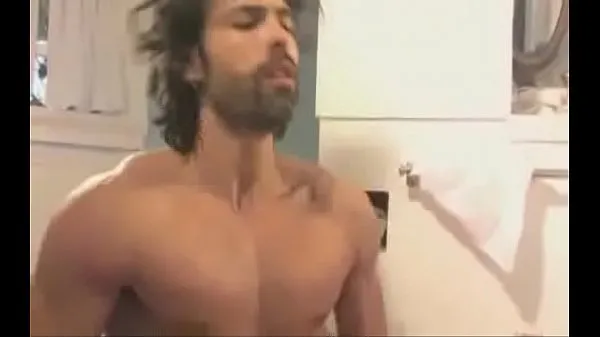 Películas de energía Tíos calientes en el baño HD