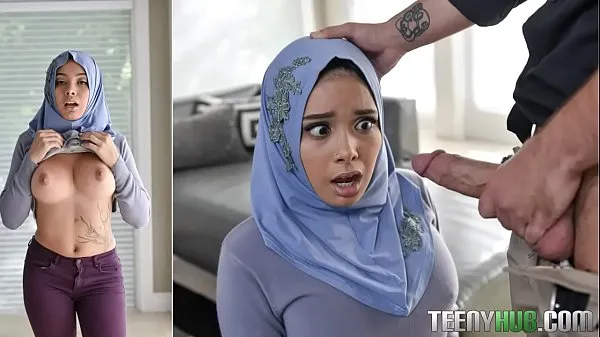 Filmes de energia Aaliyah Hadid em anal em seu hijab em HD