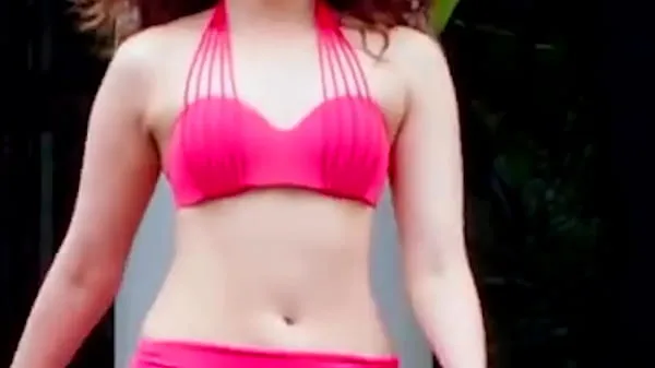 HD Edit zoom slow motion) Indian actress Tamannaah Bhatia hot boobs navel in bikini and blouse in F2 legs boobs cleavage That is Mahalakshmi 에너지 영화