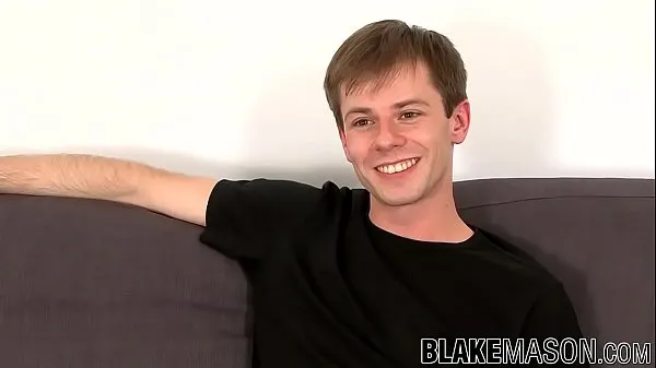 HD British gay dude jerking off his big cock until cumming energetické filmy