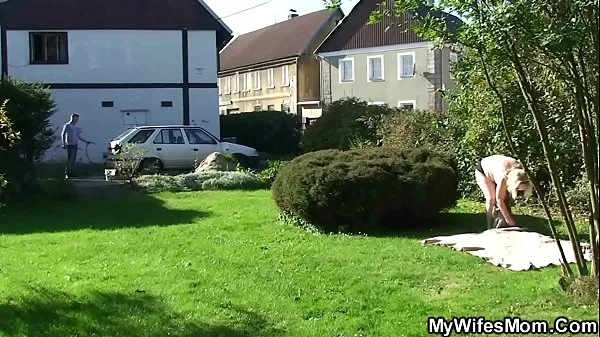 Films HD La femme a attrapé plantureuse chevauchant sa queue énergie