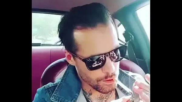 HD Delicious boy smoking no car energifilmer