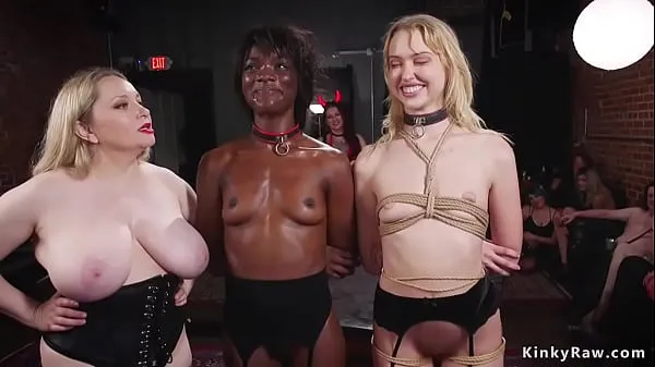 Ταινίες ενέργειας HD Ebony and blonde slaves fucked at part