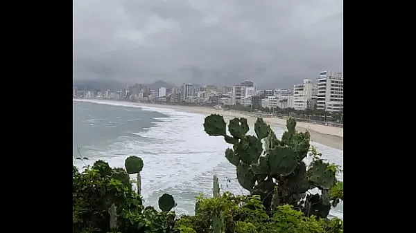 Ταινίες ενέργειας HD GIFTED PISSING ON IPANEMA BEACH