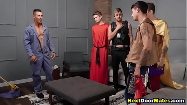 Películas de energía Gangbang gay en la noche de halloween HD