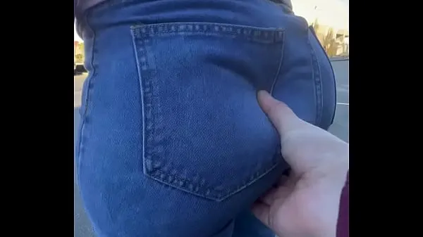 Películas de energía mamá gran culo suave siendo manoseada en jeans HD