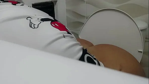 Películas de energía ATRAPANDO EL HERMOSO CULO DE MI MADRASTRA EN EL BAÑO HD