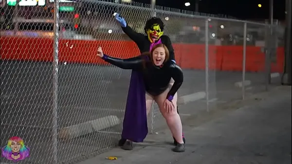 HD-Gibby der Clown fickt Mia Dior und Richh Des beim Cosplayen in ganz Las VegasEnergiefilme