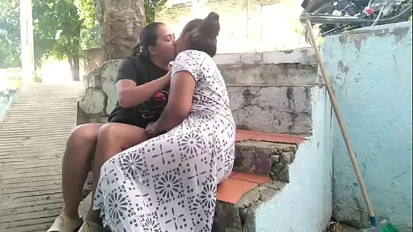 HD Elderly woman while doing trade in the house, interrupts her young lesbian wanting to fuck her pussy with her mouth Filem tenaga